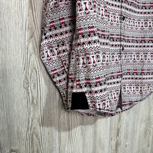 Tranquility Mayhem Mens Roll Tab Long Sleeve Graphic Button Down Shirt SZ M - Picture 7 of 16